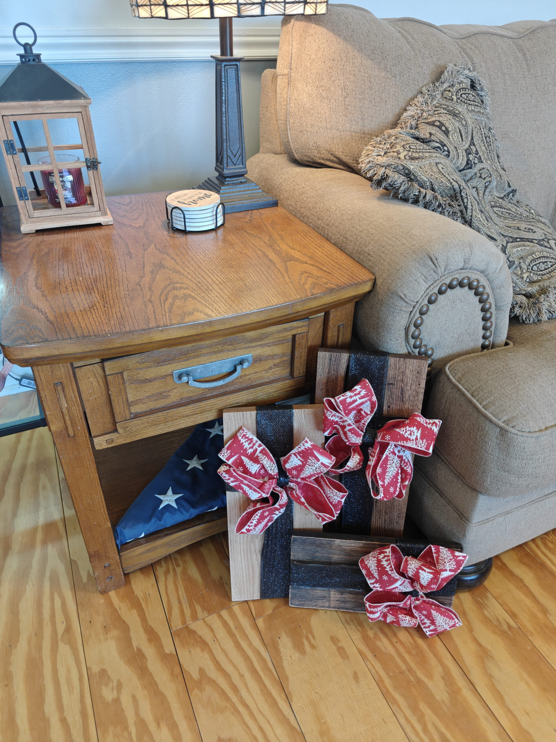 Boxes & Bows - Image 15