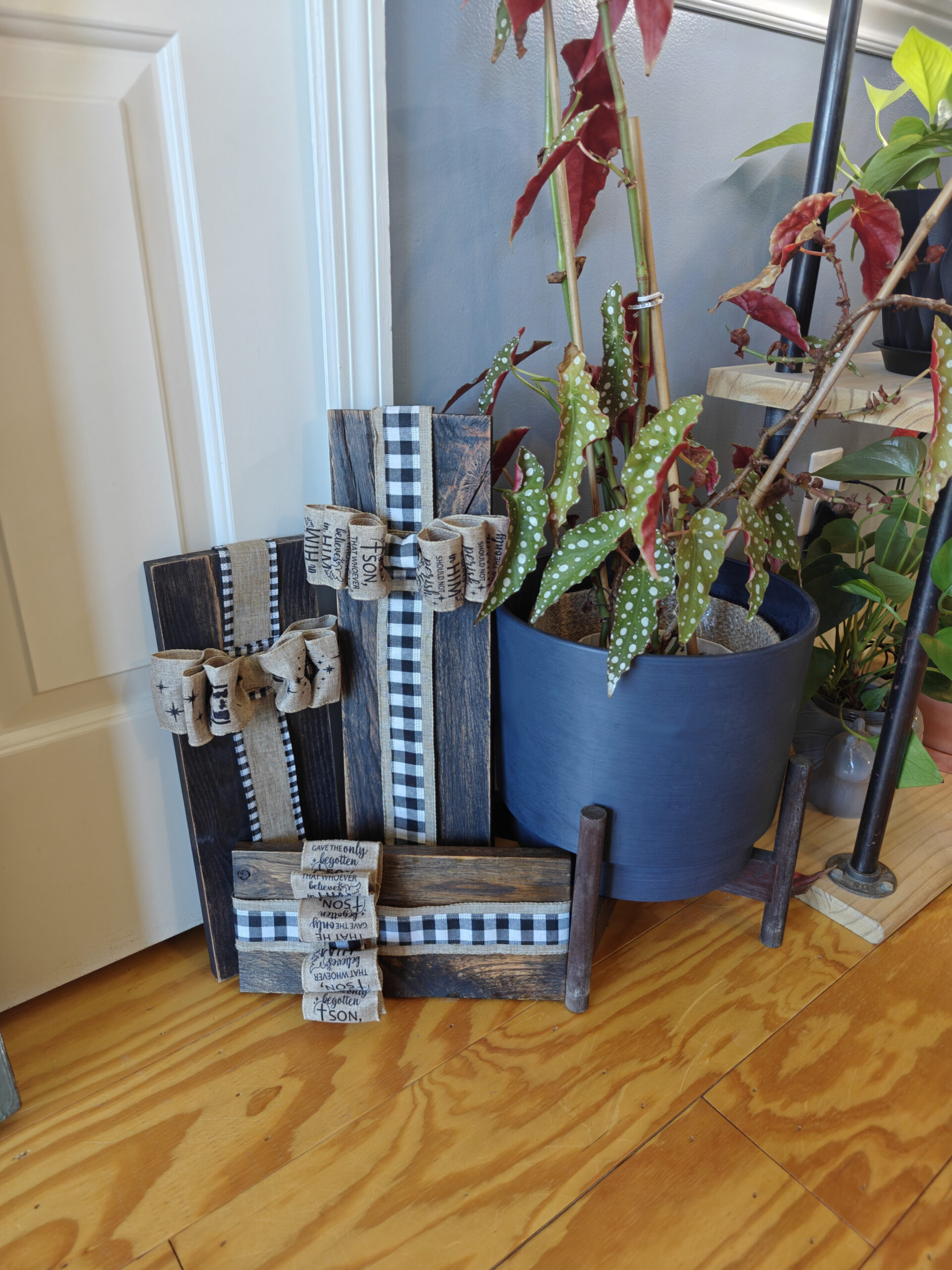 Boxes & Bows - Image 12