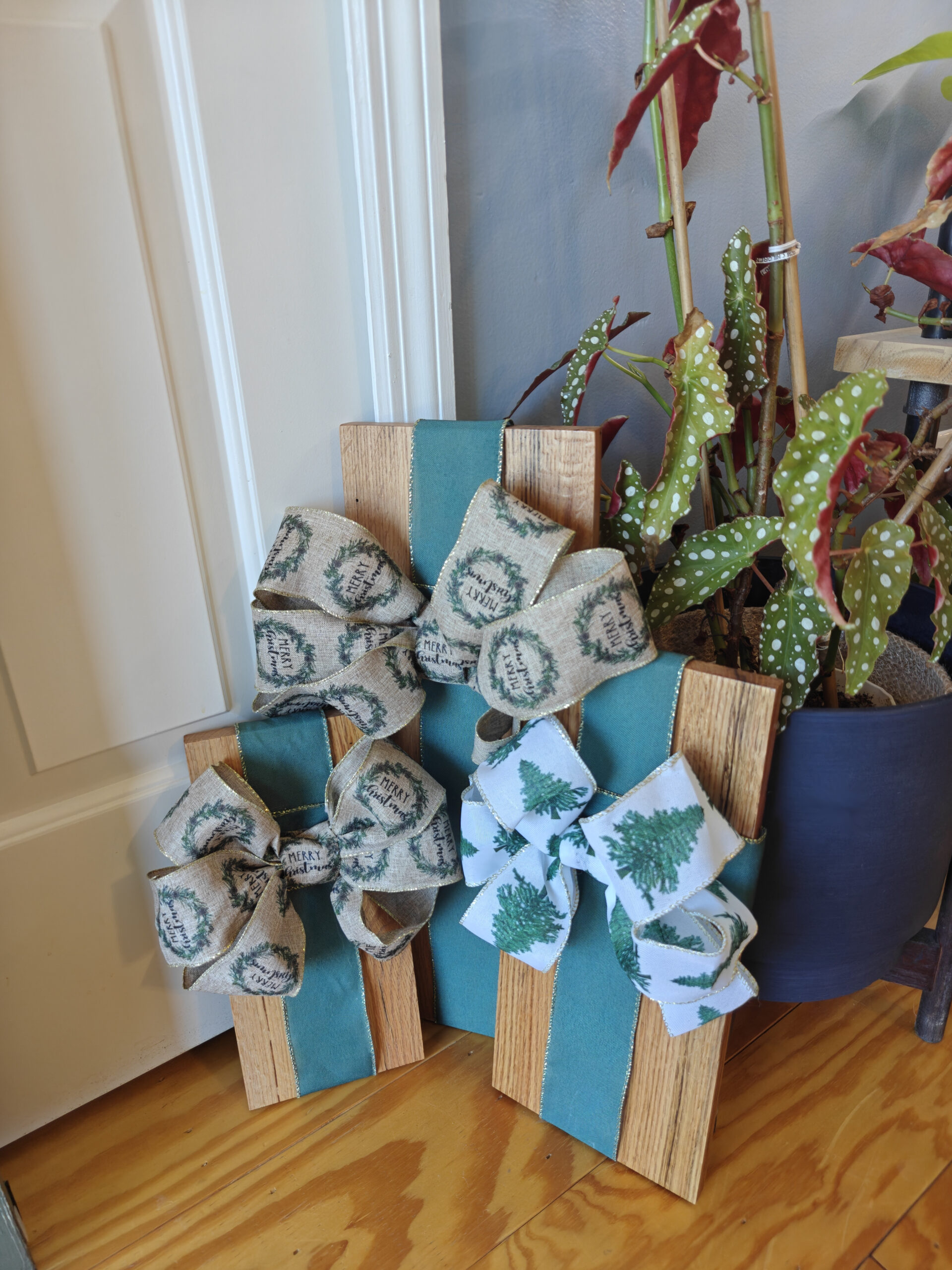 Boxes & Bows - Image 21